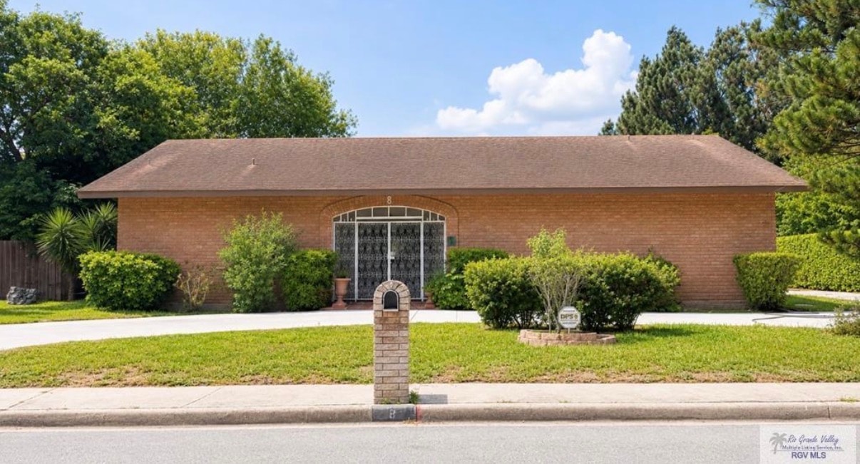 8 Summit Ct